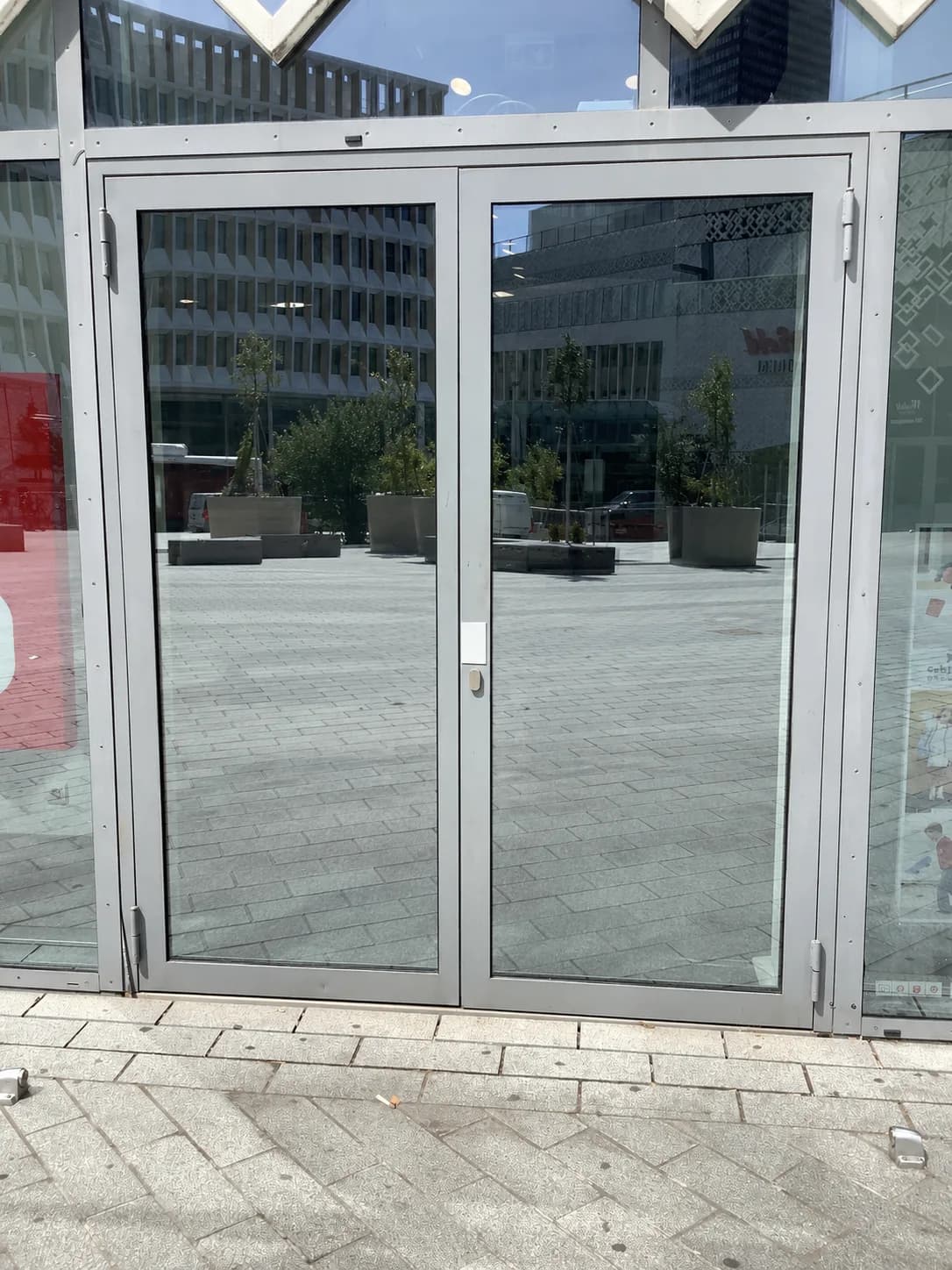 Portes vitrées transparentes après nettoyage JB Service
