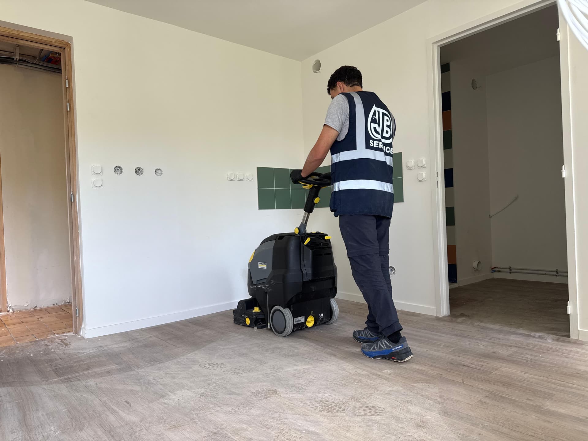 Autolaveuse Kärcher en appartement vide JB Service Lyon