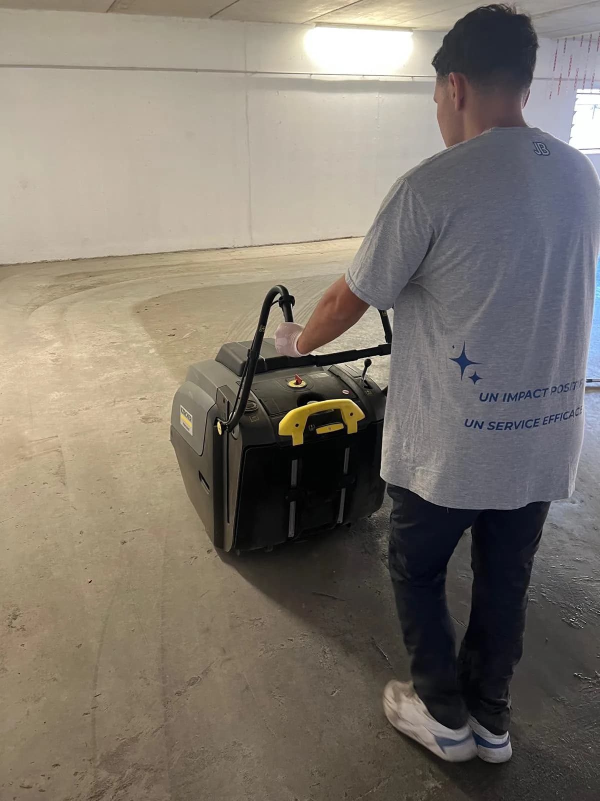 Nettoyage parking souterrain autolaveuse JB Service Lyon