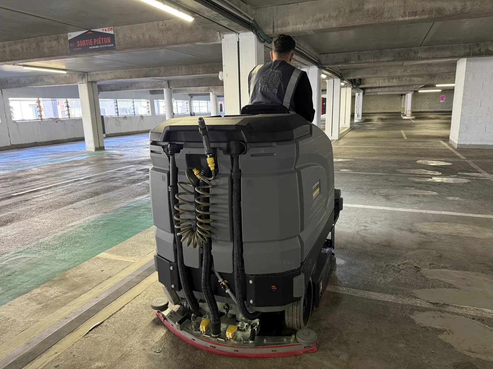 Nettoyage parking souterrain autolaveuse autoportée Lyon