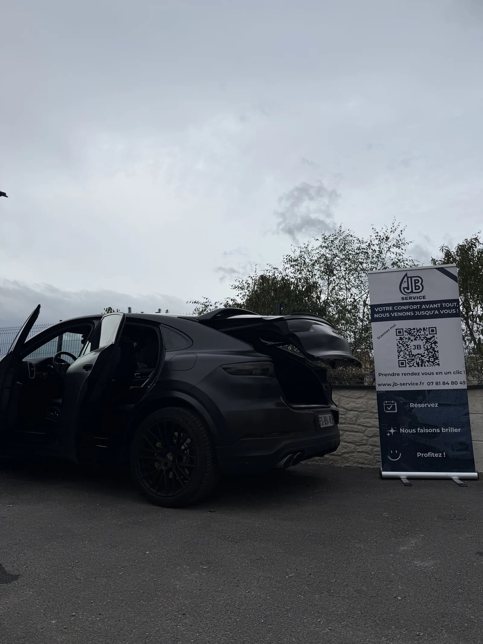 Lavage Porsche Cayenne sans eau à Lyon JB Service